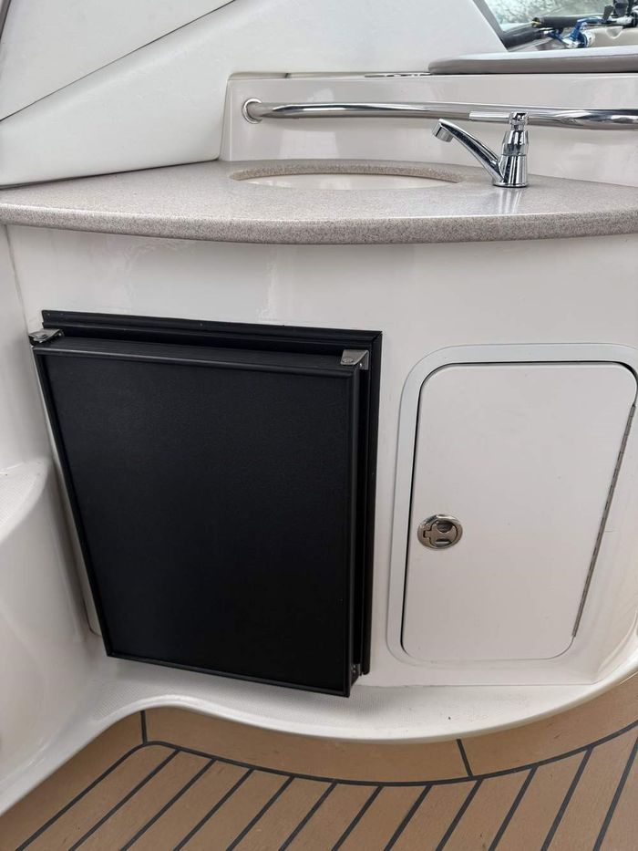 2003 Sea Ray 320 Sundancer Photo 18 of 36