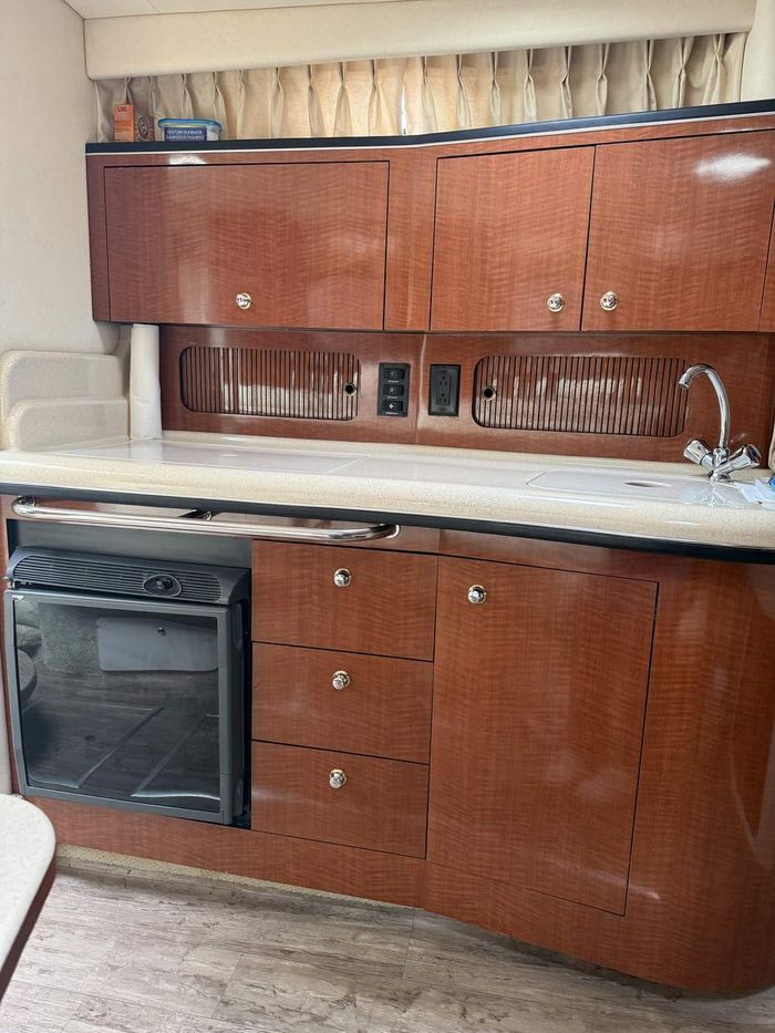 2003 Sea Ray 320 Sundancer Photo 24 of 36