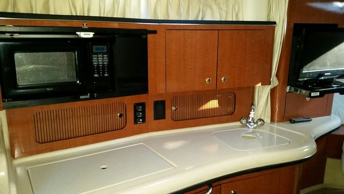 2003 Sea Ray 320 Sundancer Photo 29 of 36