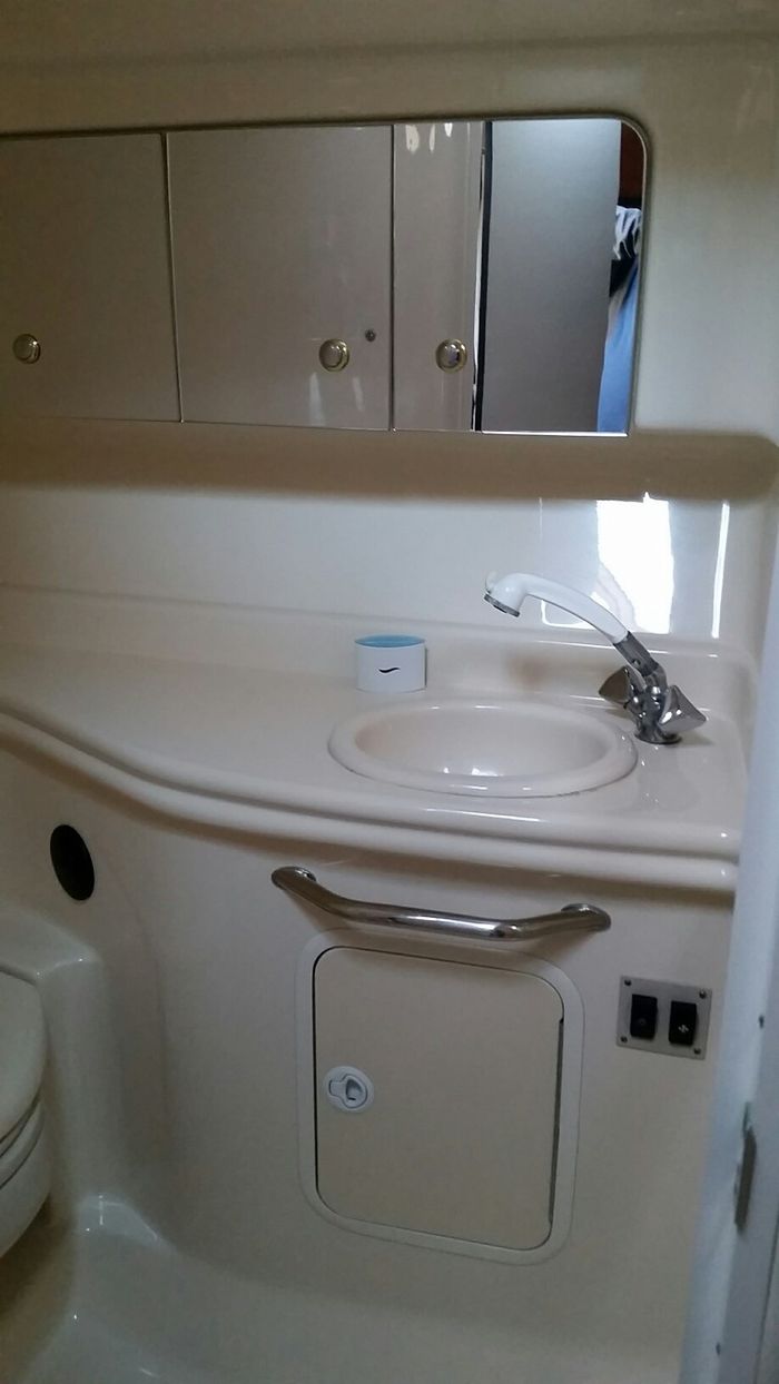 2003 Sea Ray 320 Sundancer Photo 33 of 36