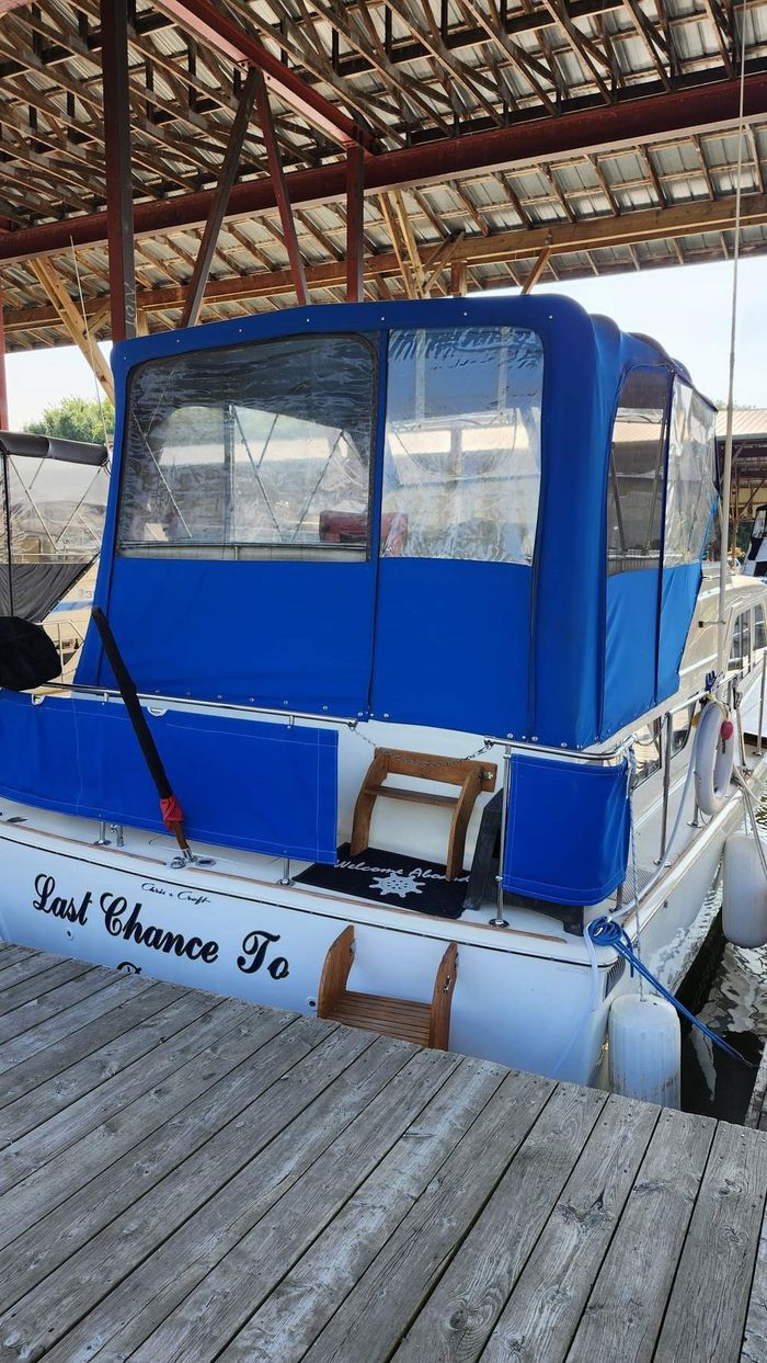 1976 Chris-Craft 350 Catalina Photo 6 of 38