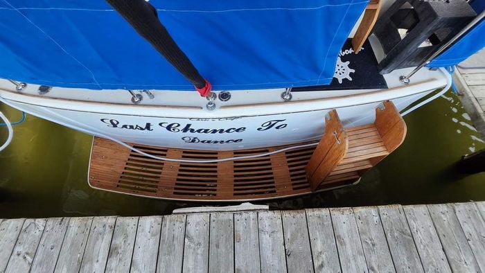 1976 Chris-Craft 350 Catalina Photo 9 of 38