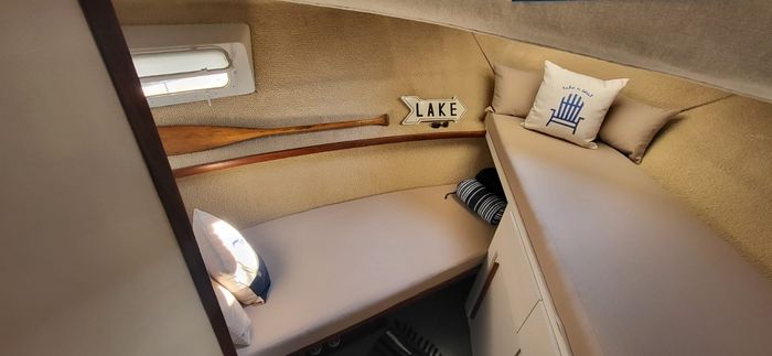 1976 Chris-Craft 350 Catalina Photo 26 of 38