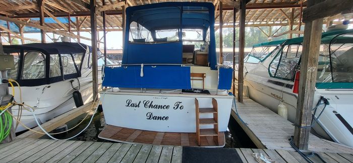 1976 Chris-Craft 350 Catalina Photo 7 of 38
