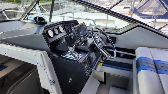 1989 Wellcraft 32 St.Tropez Photo 10 of 29