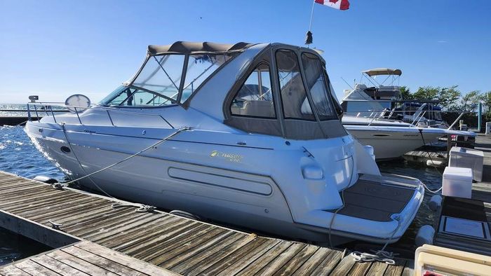 2001 Cruisers Yachts 3572 Express MC Photo 1 of 23