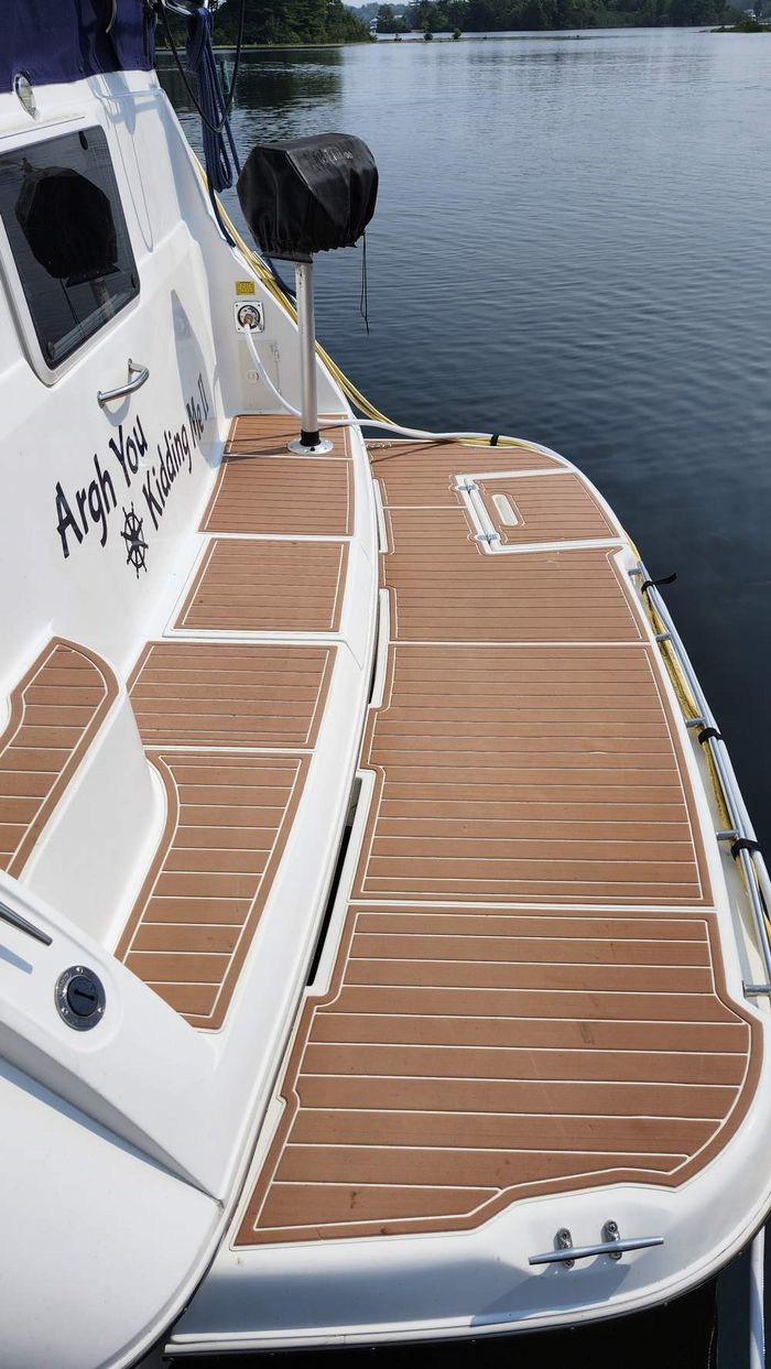 1997 Cruisers Yachts 3650 Motor Yacht Photo 3 of 40