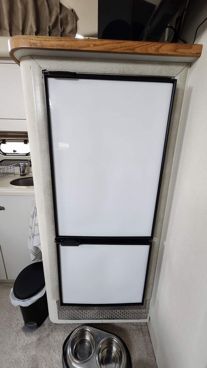 1997 Cruisers Yachts 3650 Motor Yacht Photo 27 of 40