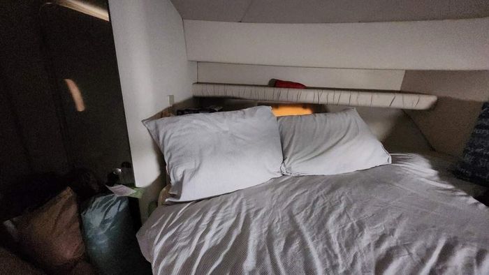 1997 Cruisers Yachts 3650 Motor Yacht Photo 31 of 40