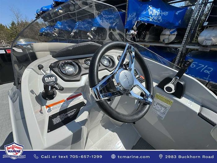 2020 Crest 220 Classic DLX Photo 4 of 10