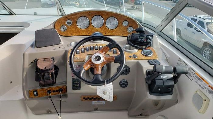 2006 Rinker 342 Fiesta Vee Photo 10 of 25