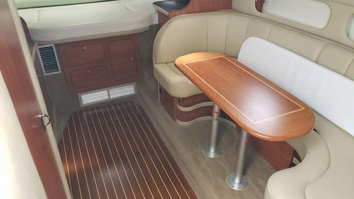 2006 Rinker 342 Fiesta Vee Photo 18 of 25