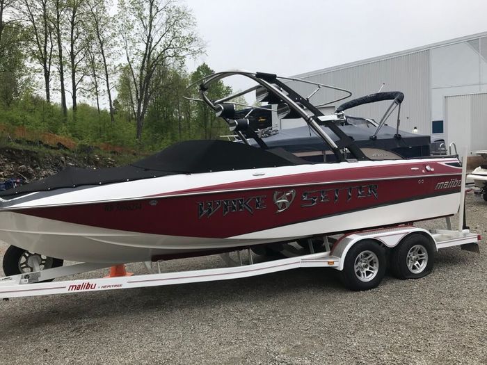 Upscale Waterskiing Wakeboard And Sport Boats Boatdealers Ca Article