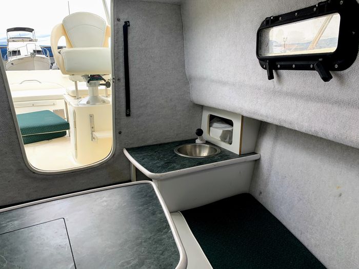 Trophy 2352 Walkaround 2005 Used Boat for Sale in Kelowna, British