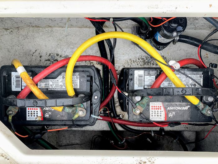 Trophy 2352 Walkaround 2005 Used Boat for Sale in Kelowna, British