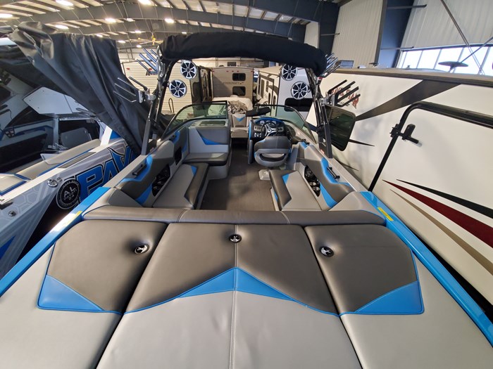 Supreme S238 2016 Used Boat for Sale in Niagara Falls, Ontario
