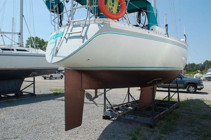 CS33 33 1982 Used Boat for Sale in Beaupre, Quebec - BoatDealers.ca