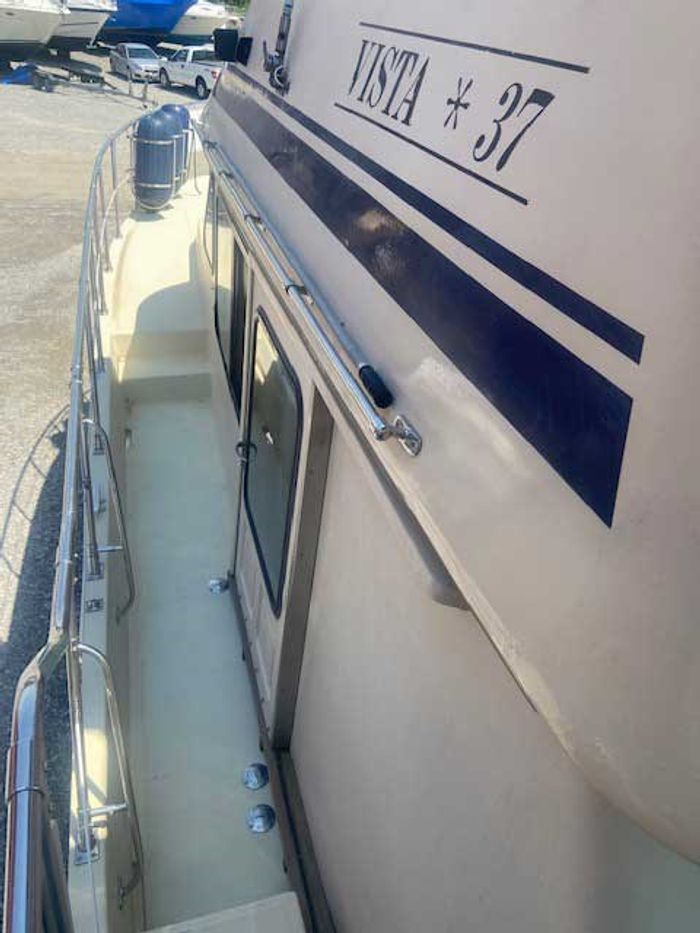 1987 Vista 37 Trawler Photo 4 of 27