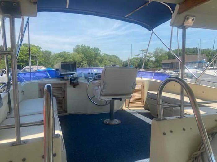 1987 Vista 37 Trawler Photo 7 of 27