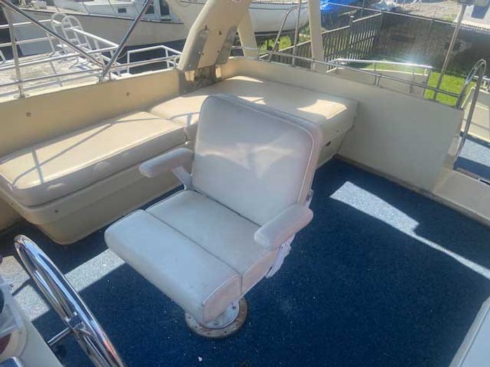 1987 Vista 37 Trawler Photo 9 of 27