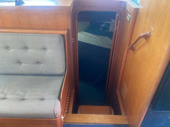 1987 Vista 37 Trawler Photo 18 of 27