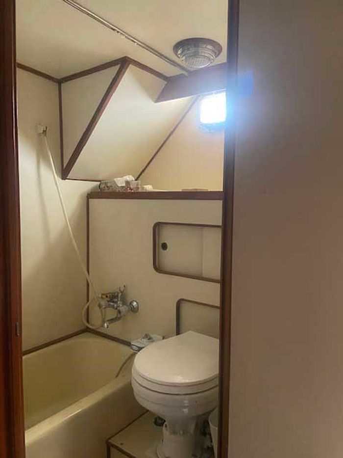 1987 Vista 37 Trawler Photo 23 of 27