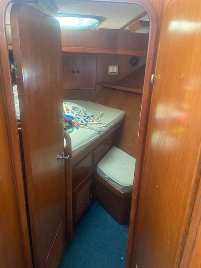 1987 Vista 37 Trawler Photo 24 of 27