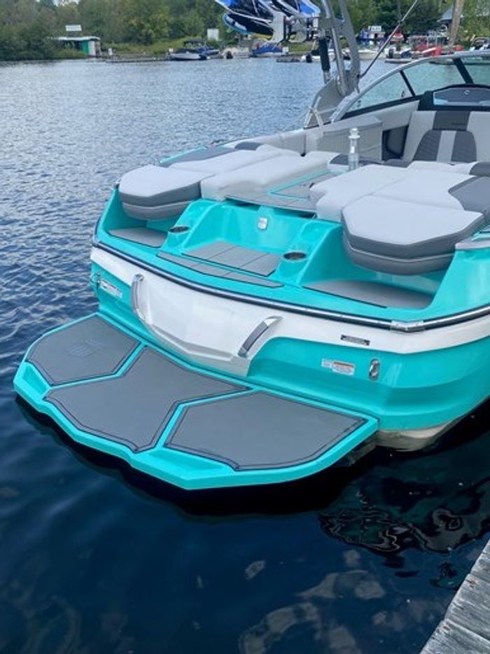 2019 MASTERCRAFT X22 Photo 15 of 16