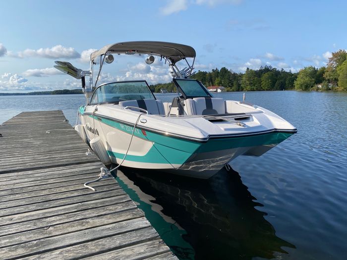 2019 MASTERCRAFT X22 Photo 1 of 16