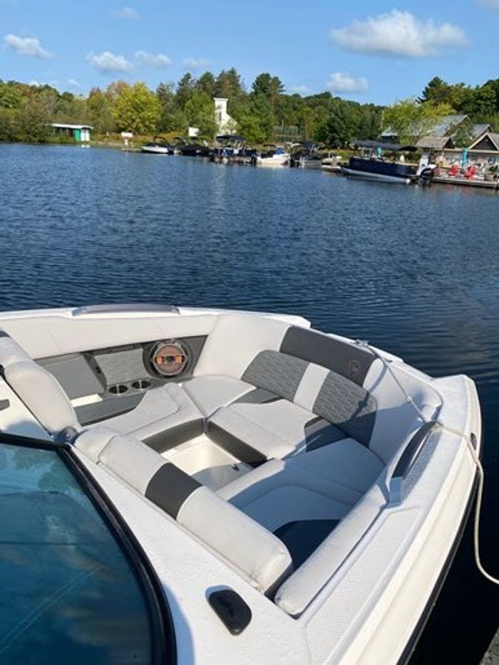 2019 MASTERCRAFT X22 Photo 5 of 16