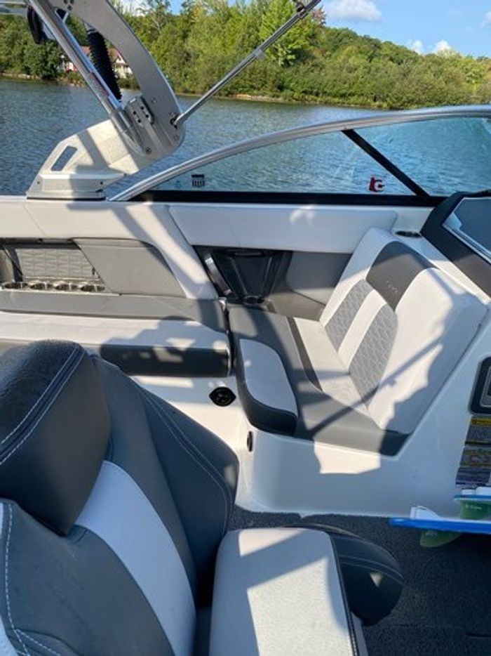 2019 MASTERCRAFT X22 Photo 10 of 16