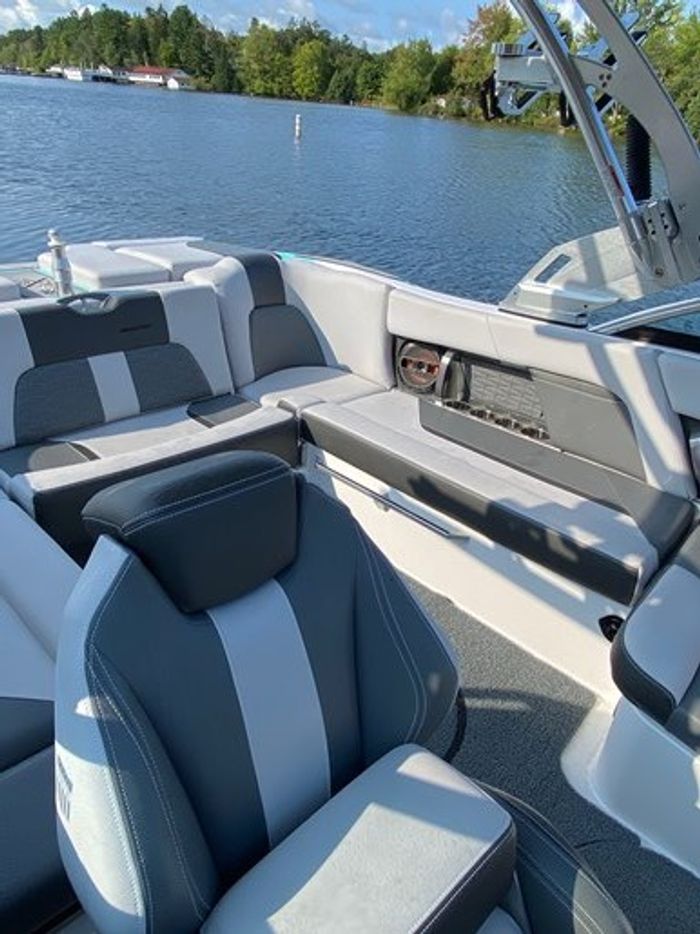 2019 MASTERCRAFT X22 Photo 9 of 16