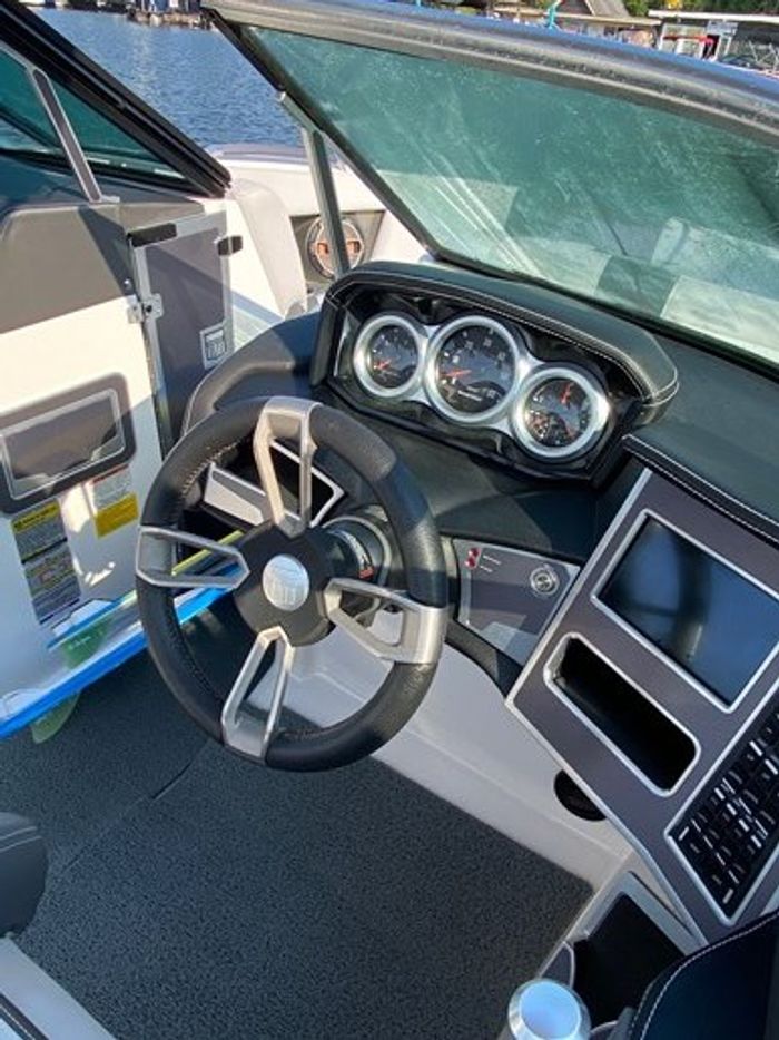 2019 MASTERCRAFT X22 Photo 8 of 16