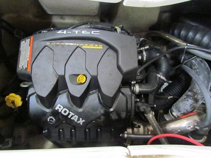 Sea-Doo 1800 CHALLENGER 2006 Used Boat for Sale in Eganville, Ontario