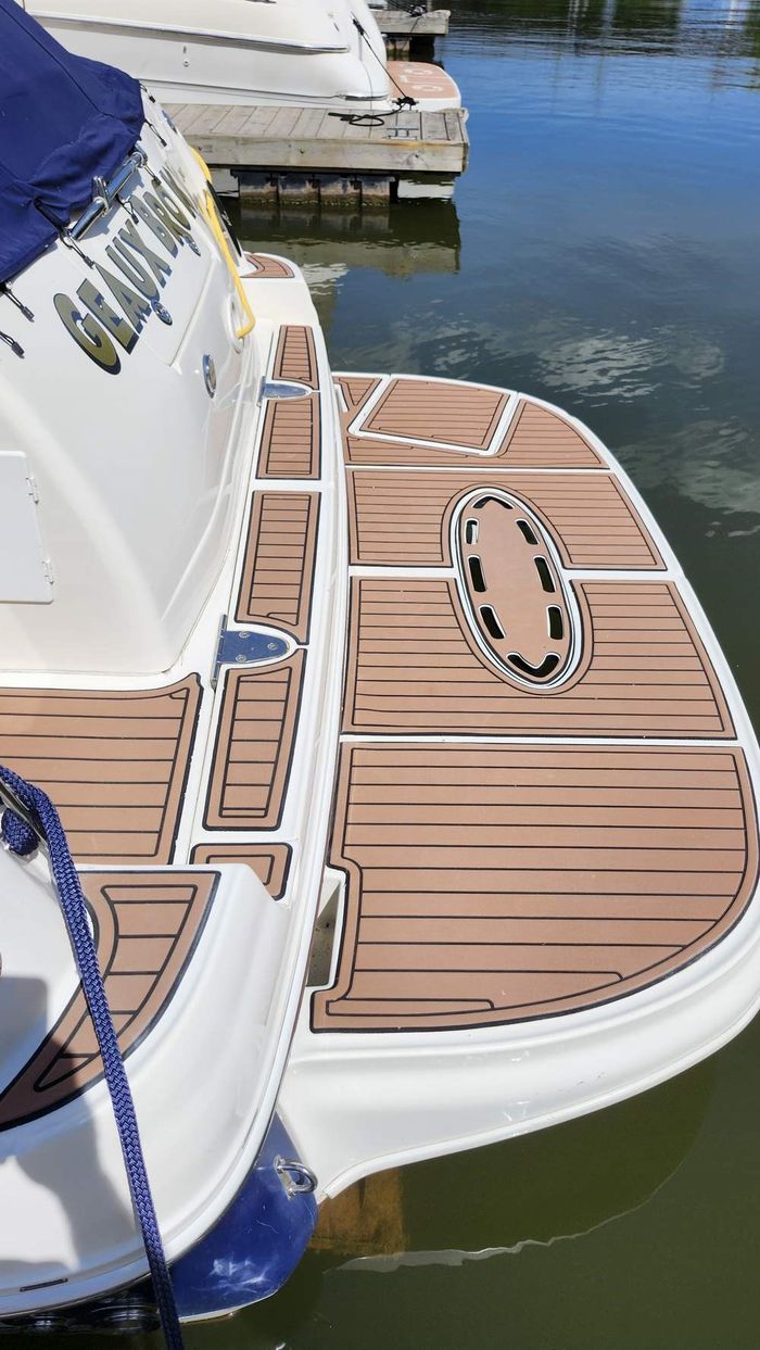 2005 Sea Ray 320 Sundancer Photo 5 of 30