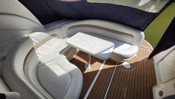 2005 Sea Ray 320 Sundancer Photo 6 of 30