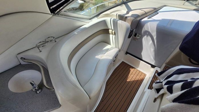 2005 Sea Ray 320 Sundancer Photo 8 of 30