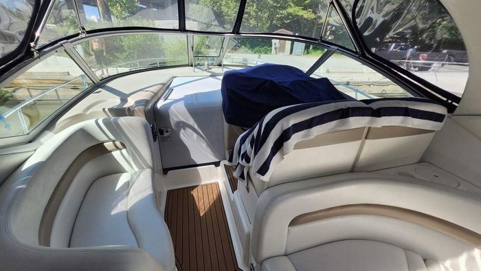 2005 Sea Ray 320 Sundancer Photo 9 of 30