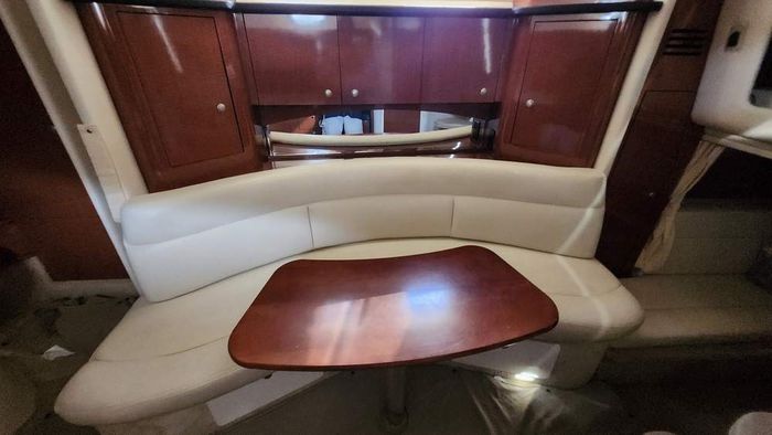 2005 Sea Ray 320 Sundancer Photo 20 of 30