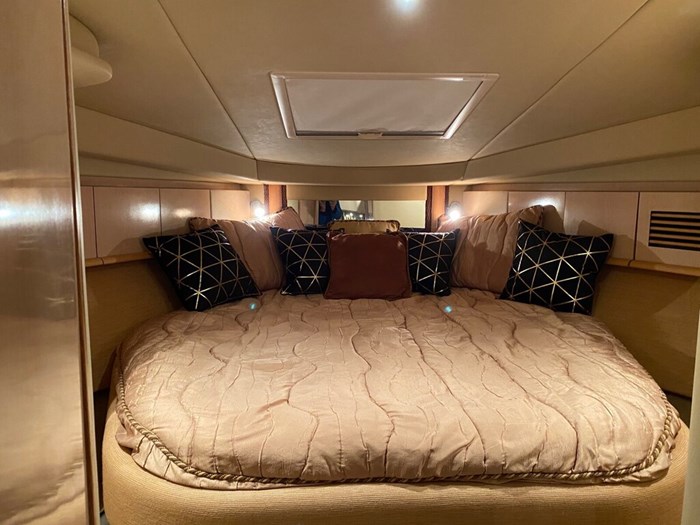 2005 Sea Ray 390 Sundancer Photo 10 sur 14