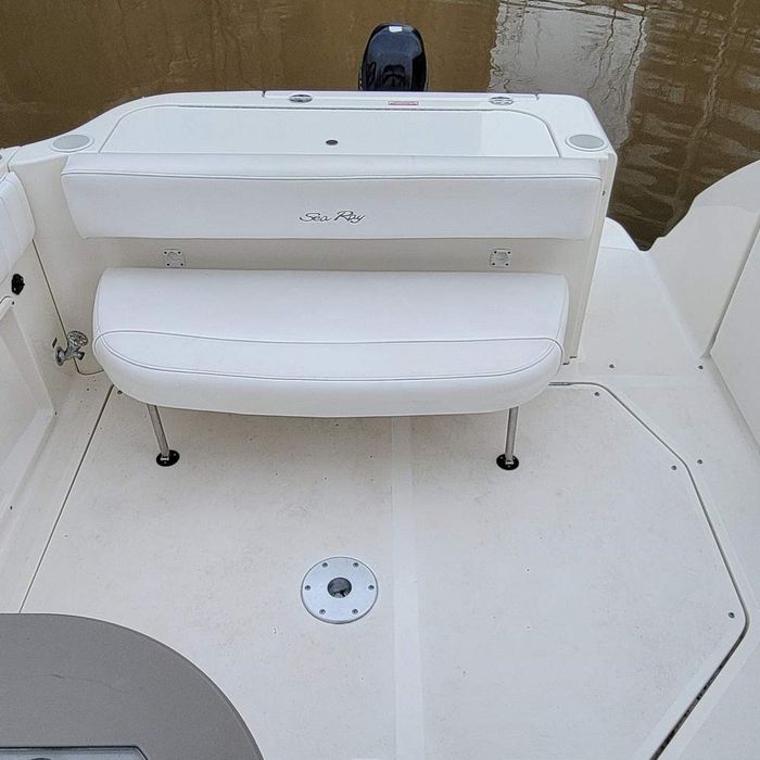 2005 Sea Ray 270 Amberjack Photo 11 of 24