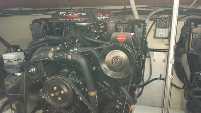 1998 Cruisers Yachts 3375 Esprit Photo 39 of 40