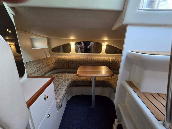 1998 Cruisers Yachts 3375 Esprit Photo 23 of 40