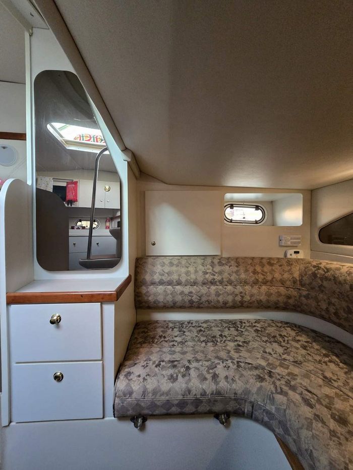 1998 Cruisers Yachts 3375 Esprit Photo 29 of 40