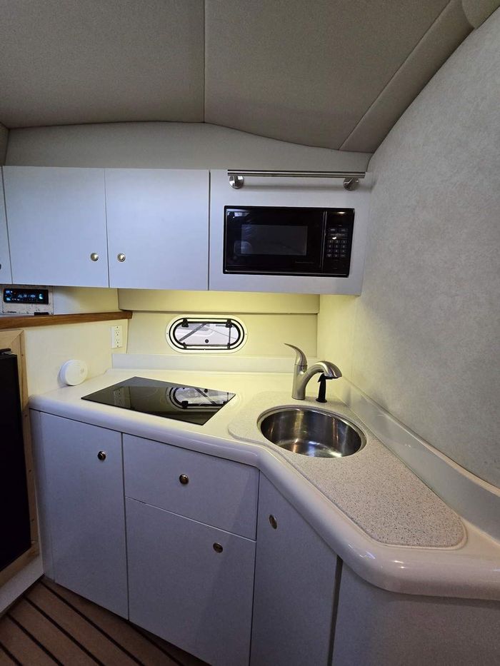 1998 Cruisers Yachts 3375 Esprit Photo 35 of 40