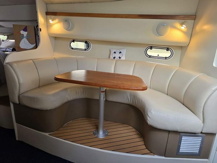 1998 Cruisers Yachts 3375 Esprit Photo 24 of 40