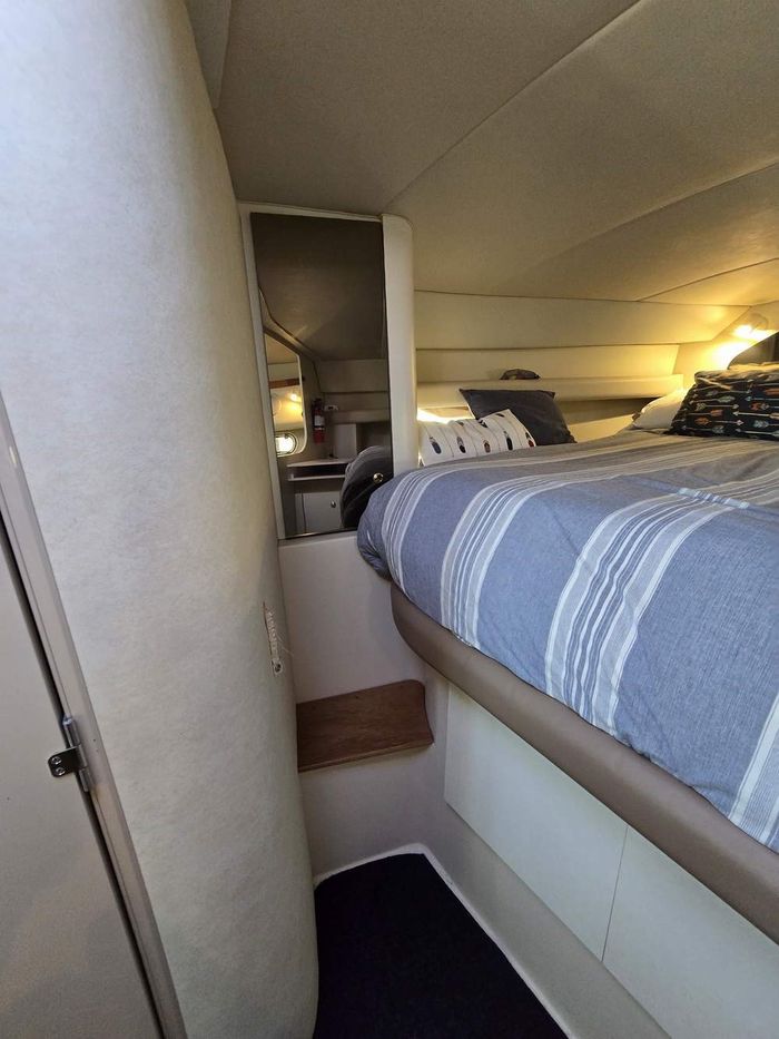 1998 Cruisers Yachts 3375 Esprit Photo 33 of 40