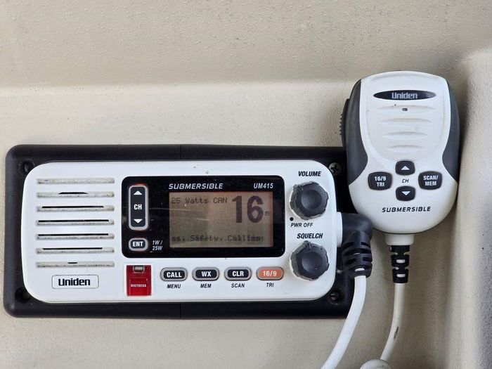 1998 Cruisers Yachts 3375 Esprit Photo 18 of 40