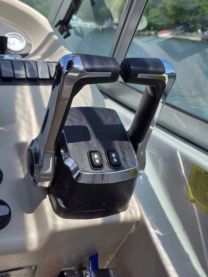 1998 Cruisers Yachts 3375 Esprit Photo 21 of 40