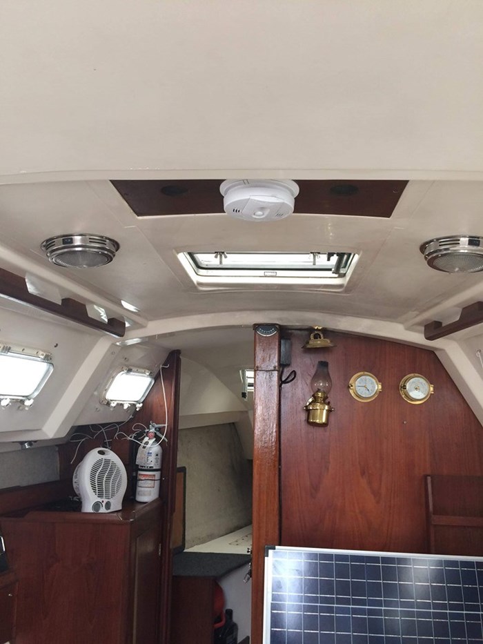 1984 Hunter 31 Photo 17 sur 37